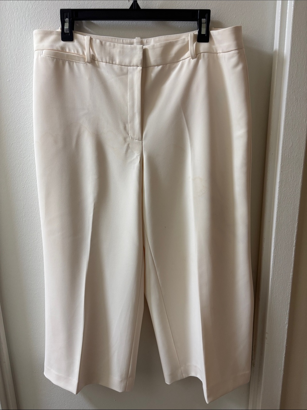 White House Black Market Cream Cropped Wide-Leg Capris